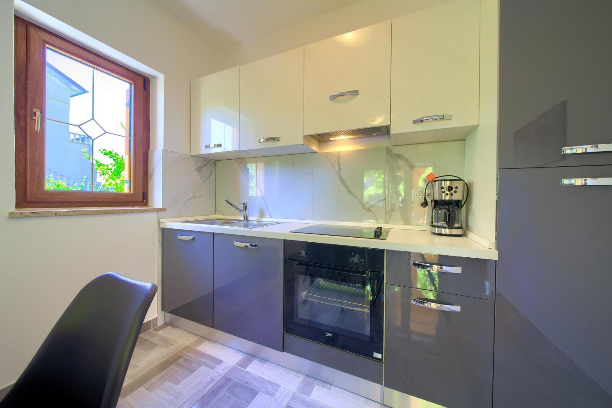 Apartment Bazina - Airconditioning, Parking, 500M From The Beach Krk Town Kültér fotó